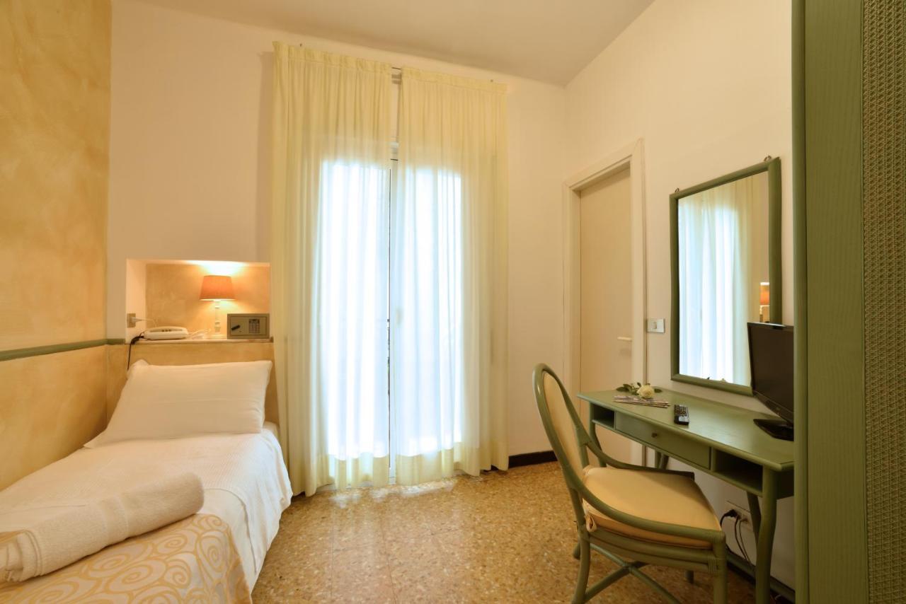 Hotel Morchio Mhotelsgroup Diano Marina Exterior foto