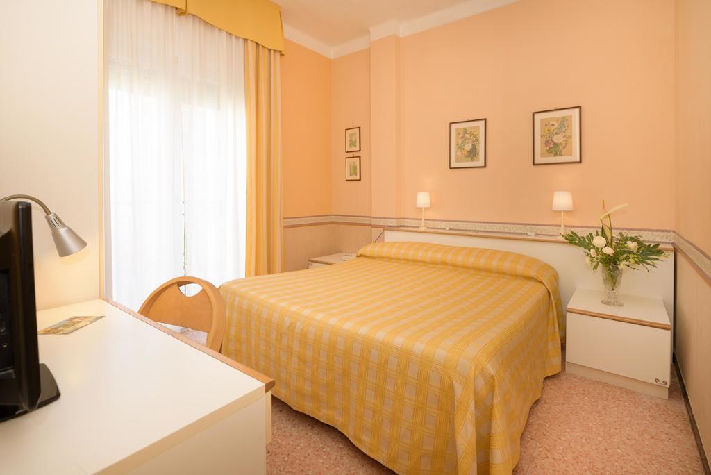 Hotel Morchio Mhotelsgroup Diano Marina Exterior foto