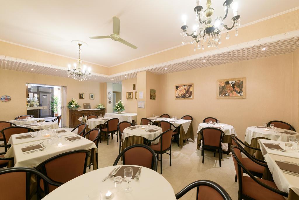 Hotel Morchio Mhotelsgroup Diano Marina Exterior foto